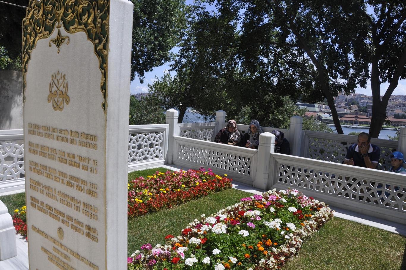 Arefe gününde Eyüp Mezarlığı